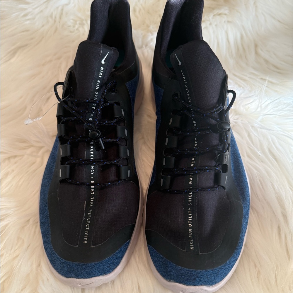 Nike Black and Blue Women's Sneakers